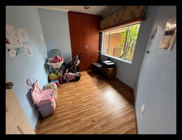 4 BEDROOM HOUSE FOR SALE IN VAN RIEBEECK PARK